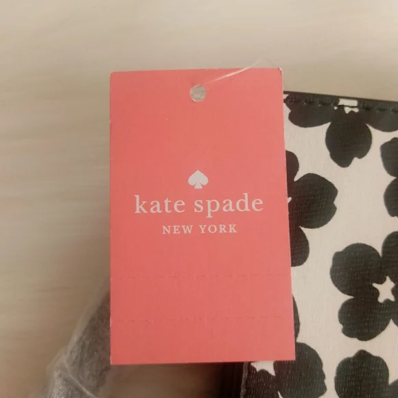 ♠NWT♠ Kate Spade Darcy Small Slim Black and White Floral Crossbody Bag - Picture 4 of 15